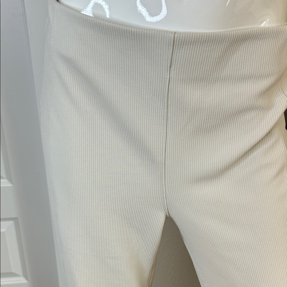 Lululemon Athletica Women’s Cream Stretch Pants - Picture 2 of 11